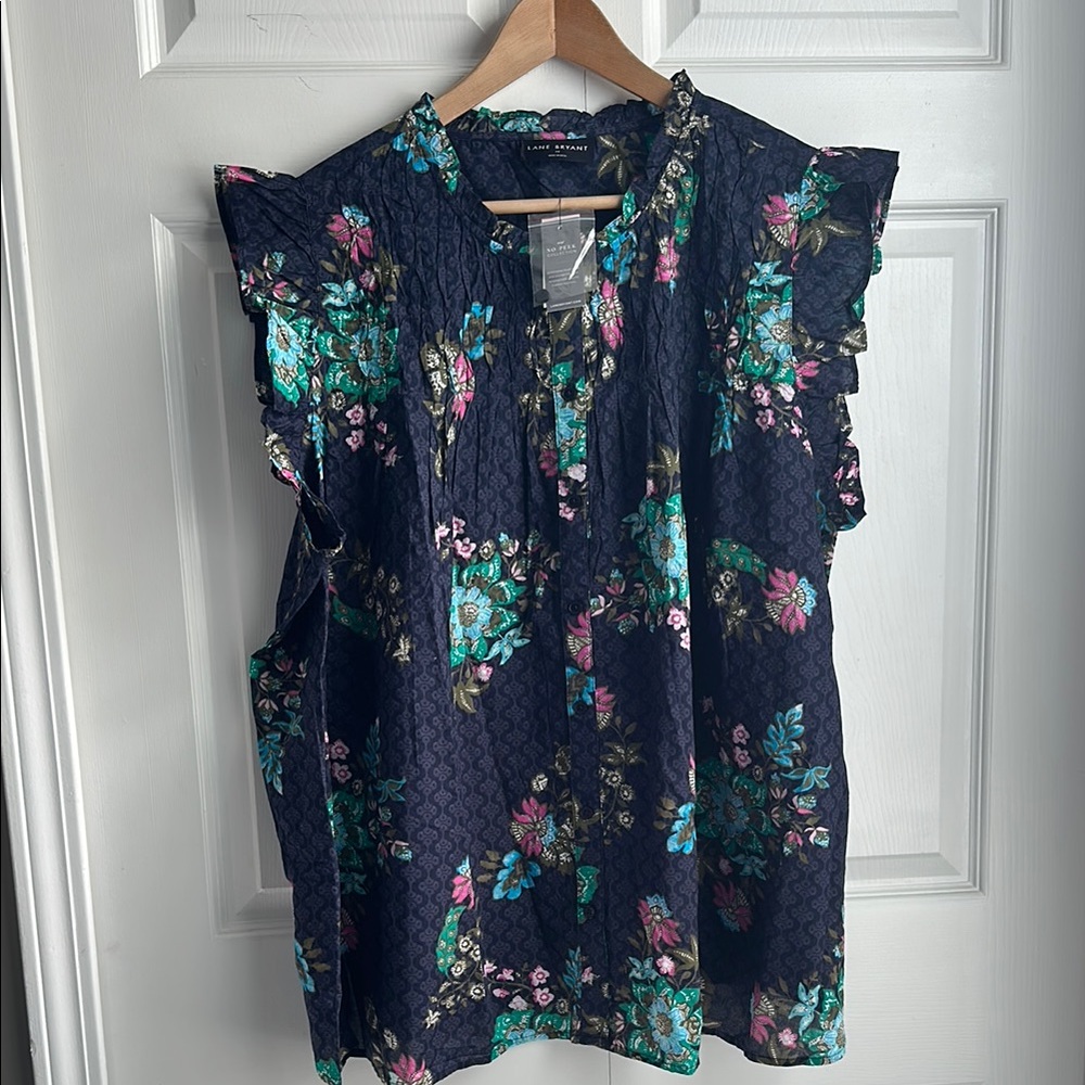 Adorable flutter sleeve blouse